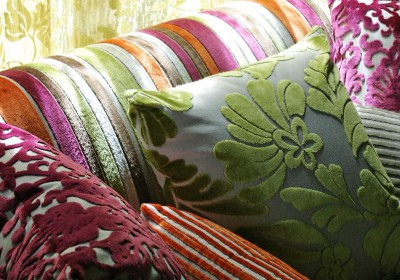 Декоративные подушки выполнены из ткани коллекции Talismano (011)