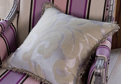 Декоративная подушка с бахромой (009)