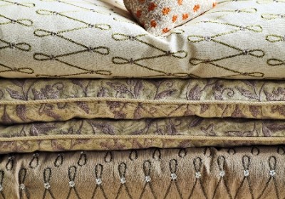 Декоративные подушки из ткани Zoffany. Коллекция Posey Embroidery. (222)