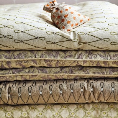 Декоративные подушки из ткани Zoffany. Коллекция Posey Embroidery. (222)