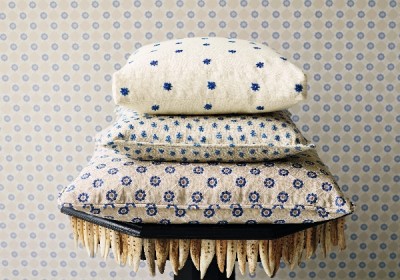 Декоративные подушки из ткани Zoffany. Коллекция Posey Embroidery. (221)