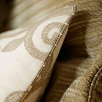 Декоративные подушки с вышивкой из ткани Soleil Bleu (154)